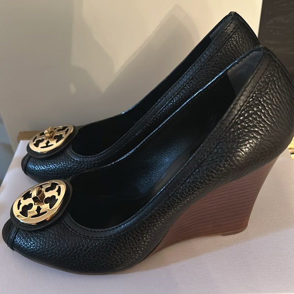 Tory Burch Shoes - Tory Burch Black Peep Toe Pumps